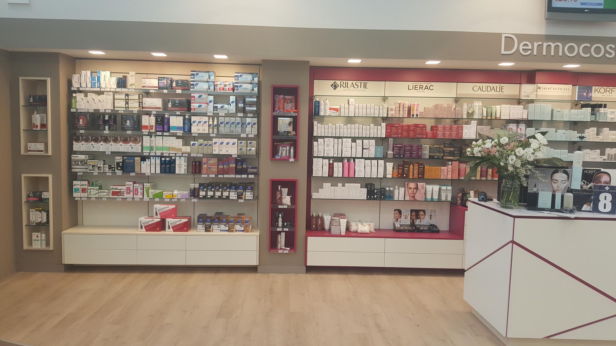 Area dermocosmesi con marchi Rilastil, Lierac, Caudalie e altri della Farmacia della Marina a Calenzano