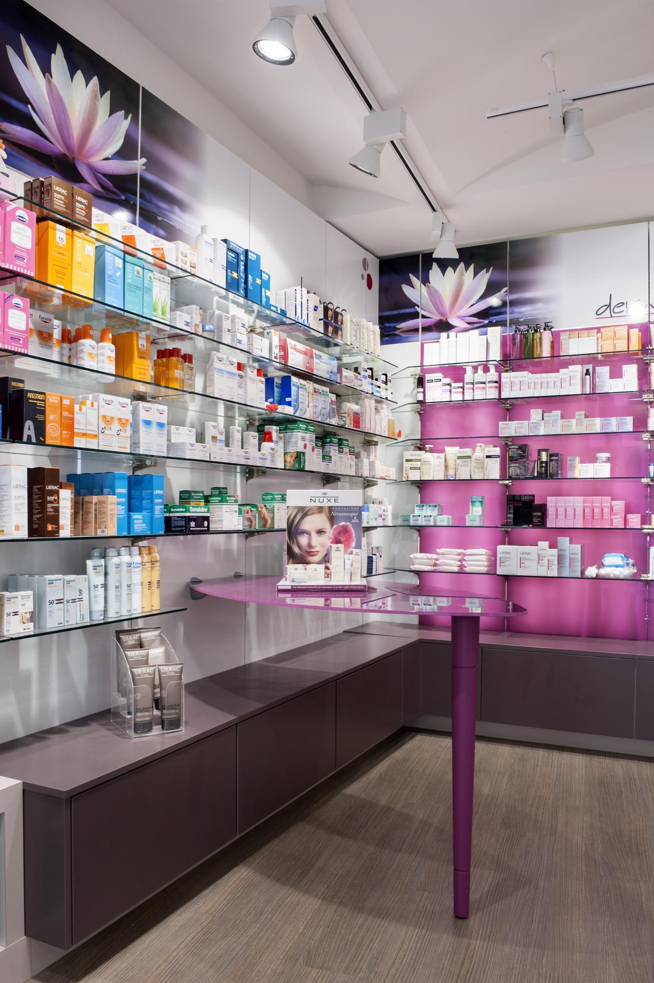 Farmacia Priamo Montaione: angolo solari e dermocosmesi