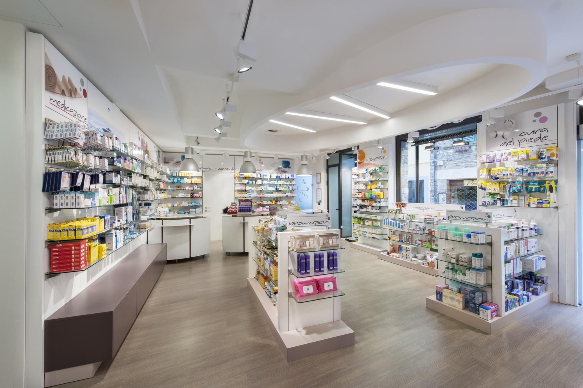 Farmacia Priamo Montaione: vista reparti medicazione e promozioni